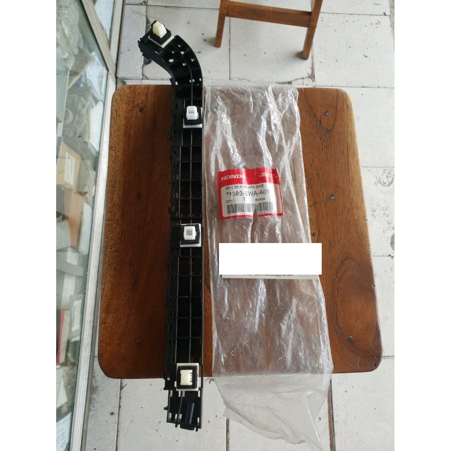 Bracket Breket Plastik Dudukan Bumper Bemper Belakang Crv Re Gen