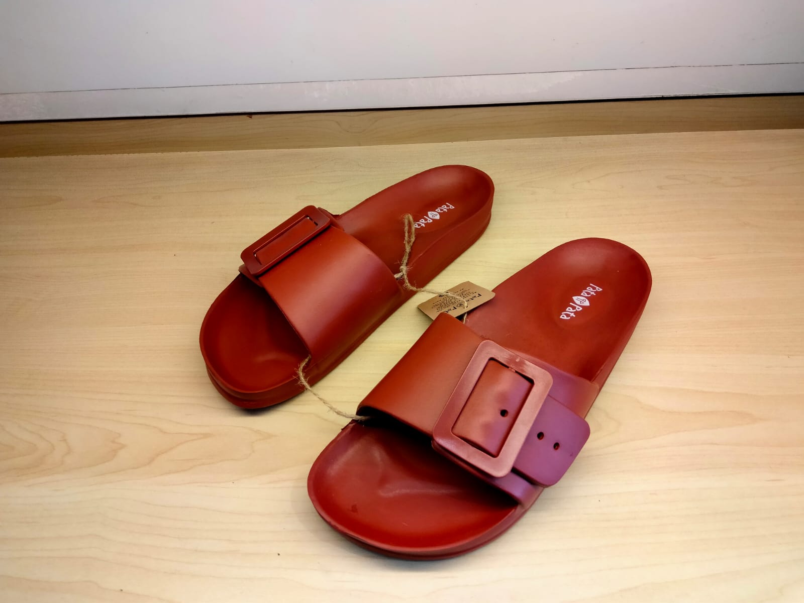 Sandal Selop Wanita Bata Pata Pata Warna Merah Anti Ari Model Terbaru