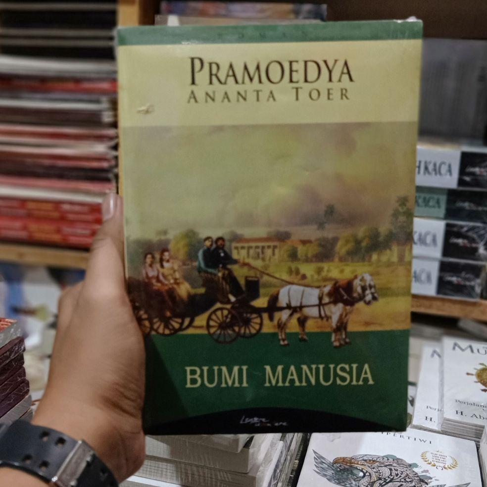 Novel Bumi Manusia Pramoedya Ananta Toer Lazada Indonesia