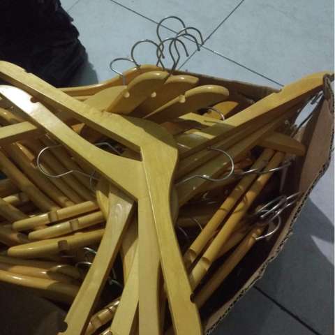 Hangerkayu Gantungan Baju Kualitas Eksport - 1/2 Lusin (6 Pcs) 2