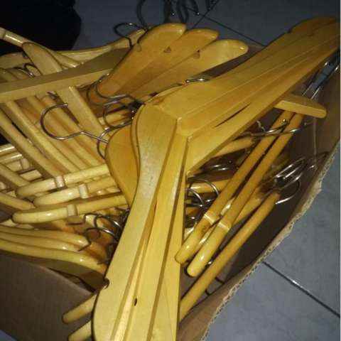 Hangerkayu Gantungan Baju Kualitas Eksport - 1/2 Lusin (6 Pcs) 1