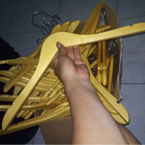 Hangerkayu Gantungan Baju Kualitas Eksport - 1/2 Lusin (6 Pcs) 3