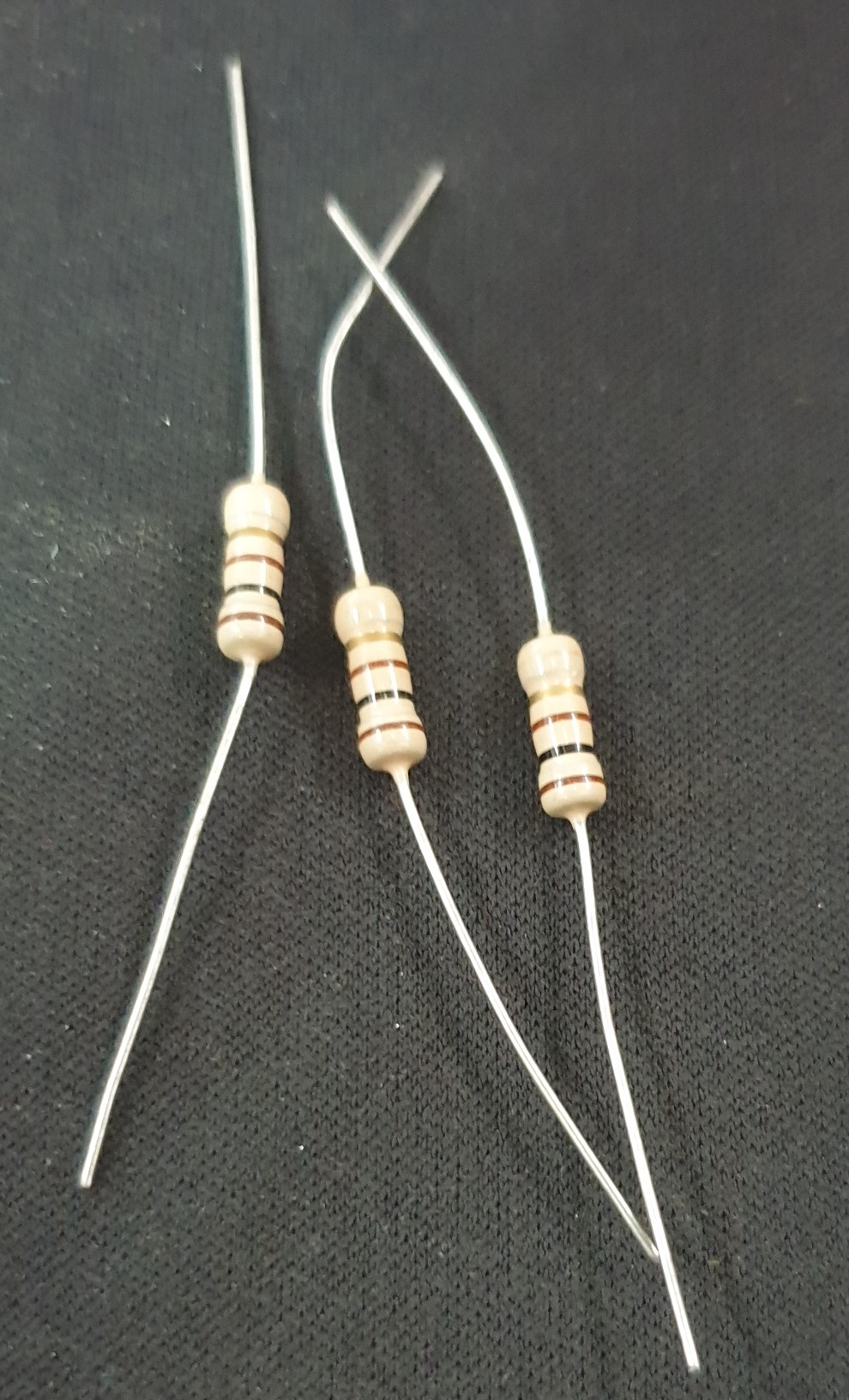 Resistor W Ohm Persen Toleransi Coklat Hitam Coklat Emas