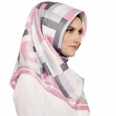 Hijabstore - Moshaict By Itang Yunasz AL 133 - Putih Motif Geometri