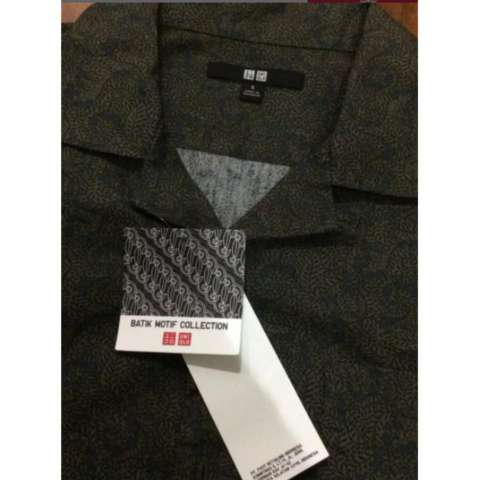 Kemeja Batik Merk UNIQLO. Original. Size S. Hijau Tua. Baru Dan Lengkap Dengan Tag 1