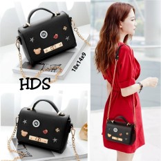 Sling Bag Korean Style Lock with Lovely Flaskes/ Tas Selempang Wanita Korean Style - Black