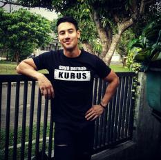 Tumblr Tee / T-Shirt / Kaos Pria Lengan Pendek Saya Pernah Kurus XL