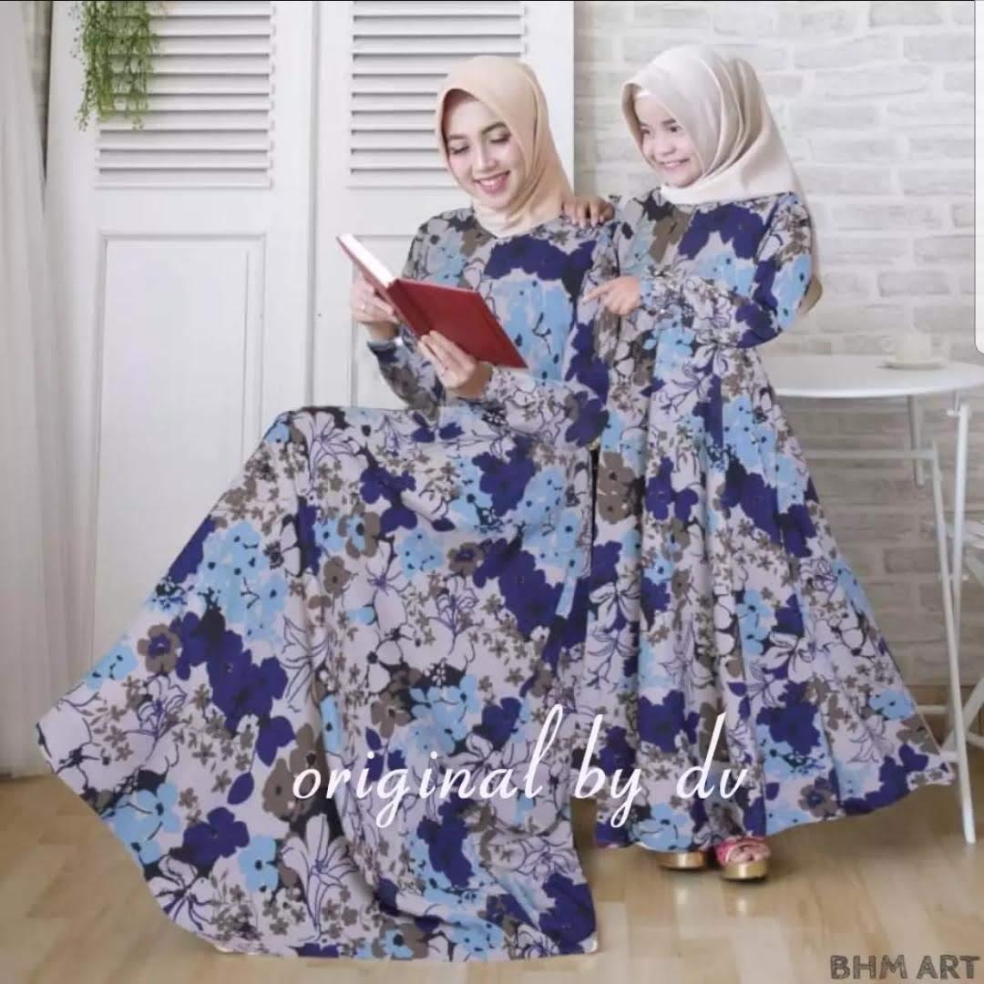 Busana Muslim Gamis Couple Ibu Dan Anak Sarimbit Motif Datura Biru