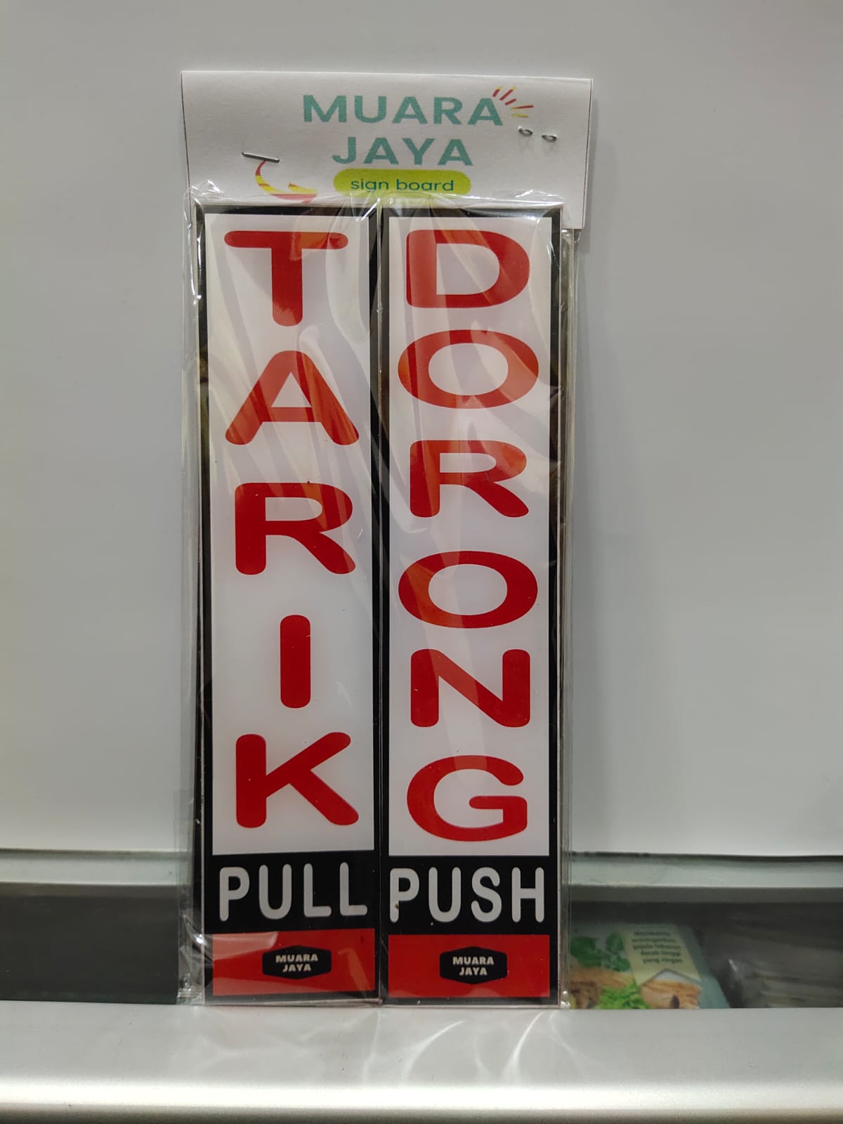 Papan Nama Acrylic Tulisan Tarik Dorong Warna Putih Dan Abu Abu Sign