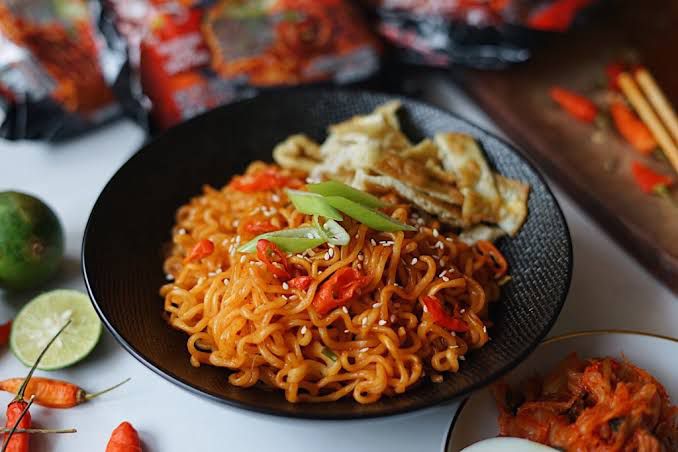 Paldo Volcano Spicy Chicken Ramyeon Ramen Mie Instan Super Pedas