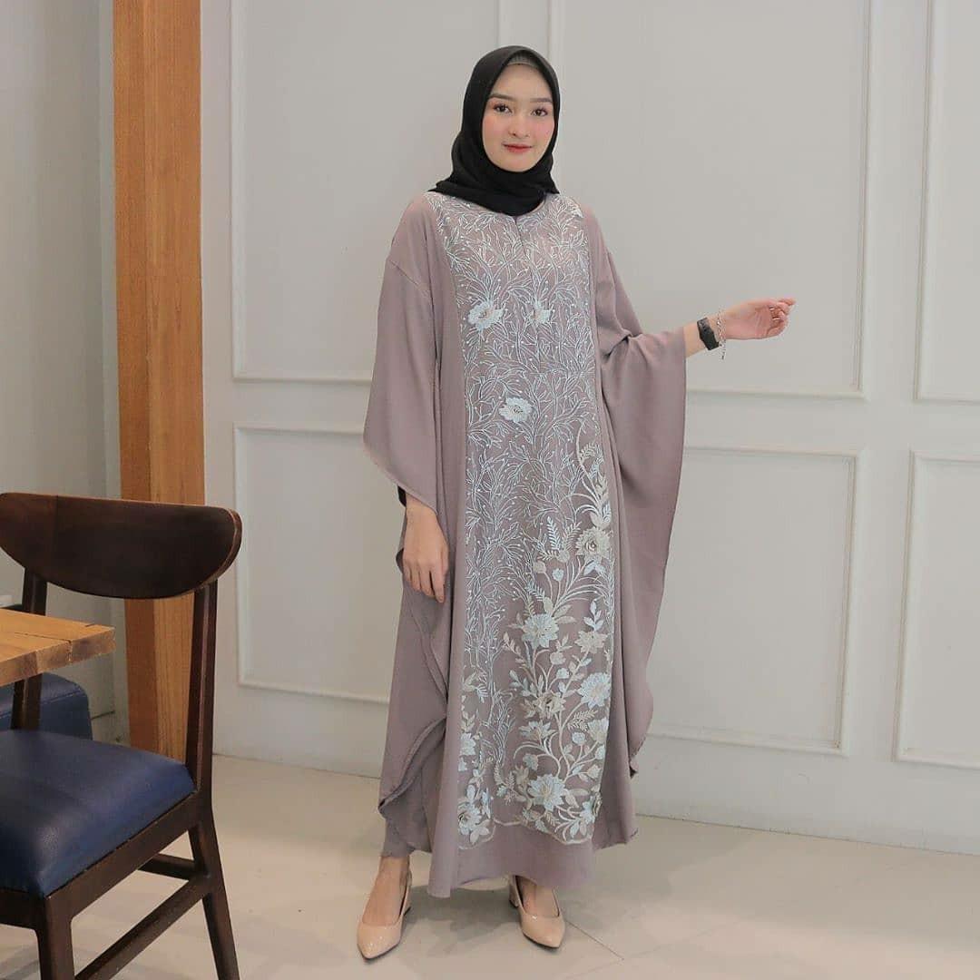 Mikayla Kaftan Baju Muslim Modern Gamis Dress Moscrepee Gamis Trendy Gaun Brokat Brukat Modern Casual Baju Modis Panjang Baju Syar’i Muslim Wanita Baju Kerja Syari Panjang Dress Pesta Termurah Terbaru 2019