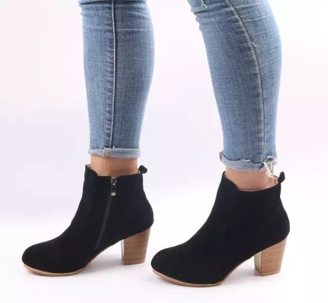 Sepatu Boots Wanita Korean Style Tinggi Anti Air Dewasa Import Casual