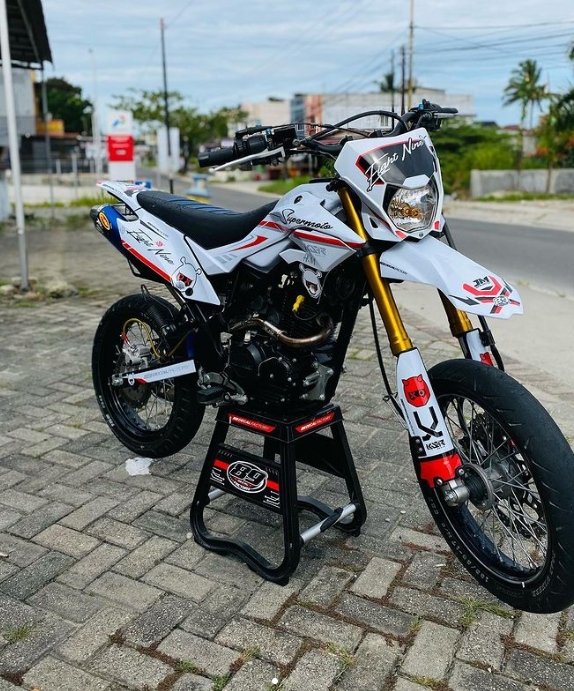 Decal Dtracker 150 Stiker Decal Dtracker Supermoto Putih Lazada Indonesia