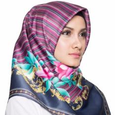 Hijabstore - Moshaict By Itang Yunasz AL 017 - Ungu Motif Bunga
