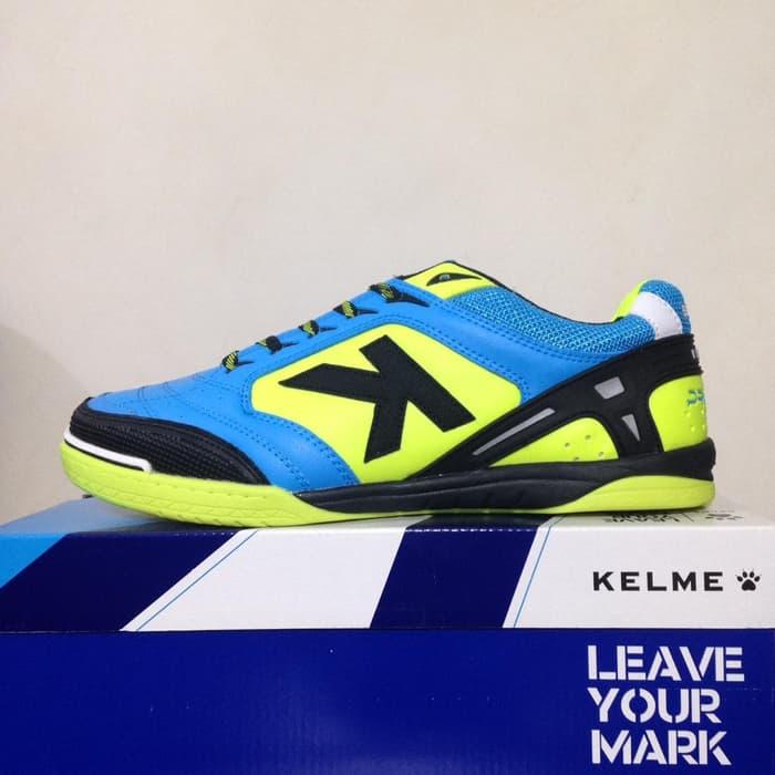 sepatu futsal kelme