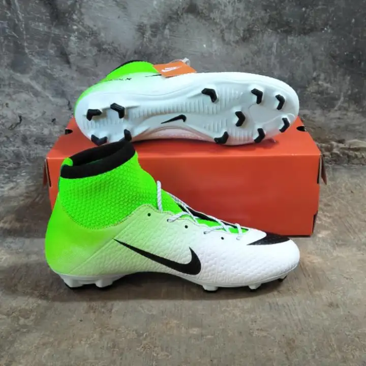 sepatu bola superfly