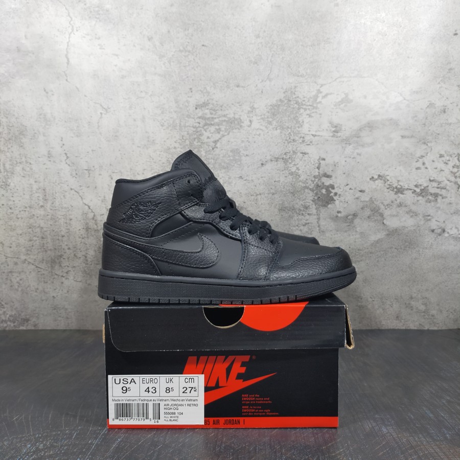 jordan 1 triple black