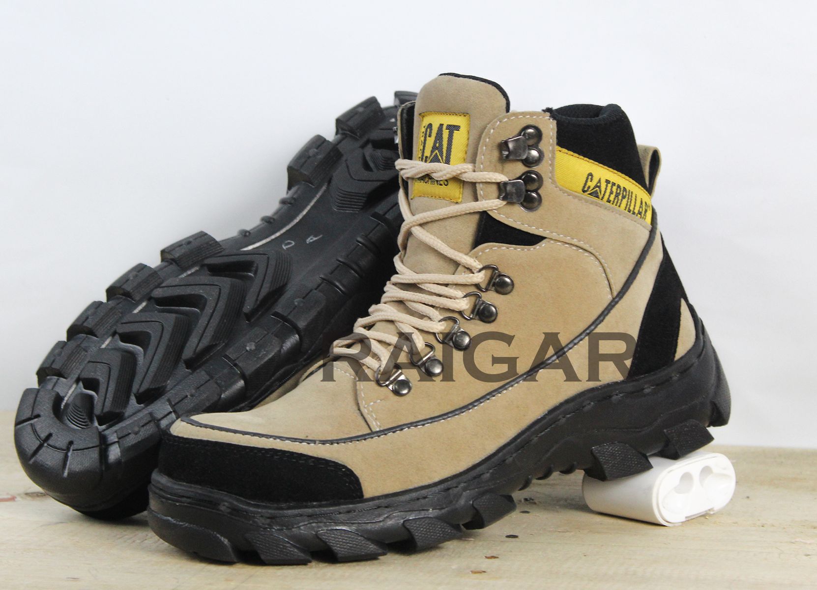 Sepatu Caterpillar Cat Cream Boots Safety Pria Ujung Besi Septi Kerja Lapangan Kulit Sintetis