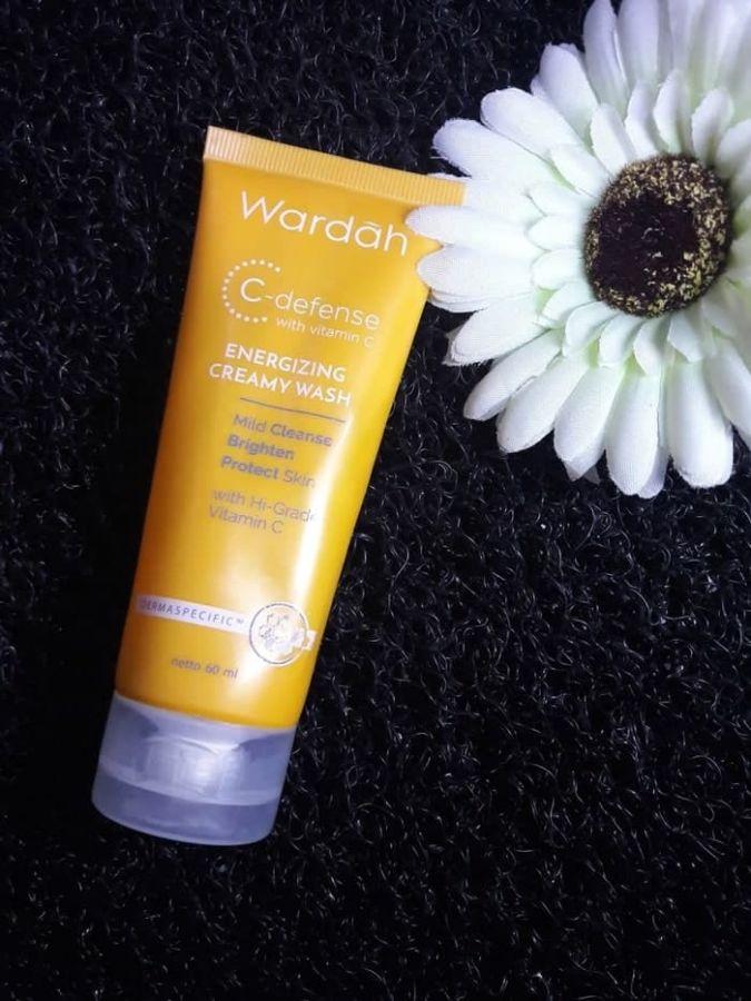 Sabun Cuci Muka Wardah Energizing Creamy Wash Vit C Vitamin C Wajah / Cleanser Pencerah Kulit Wajah / Produk Kesehatan Kecantikan / Perawatan Kulit / Pembersih Wajah NZ64158