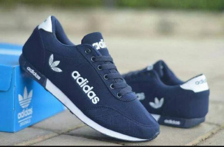 Sepatu Olahraga  Wanita Terbaik - AD7-  Running-Jogging Shoes