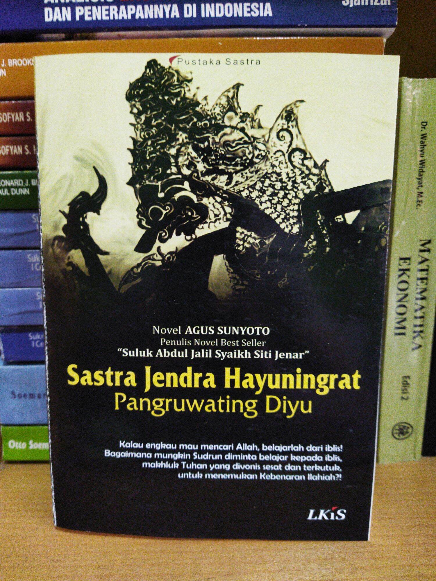 Yalangoch restoranda porno tomosha qiling