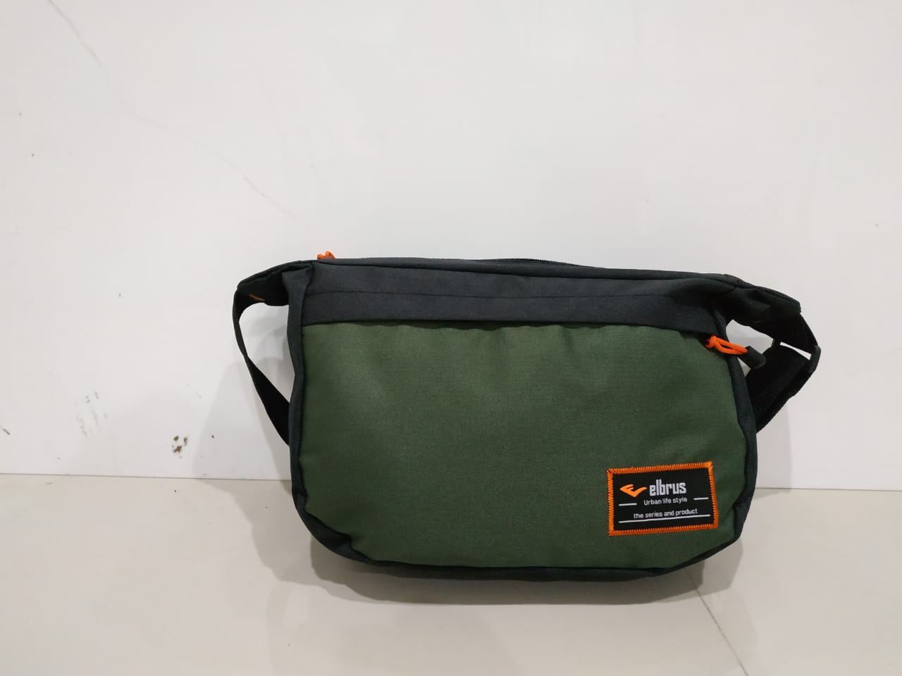 ciri ciri sling bolsa carhartt original