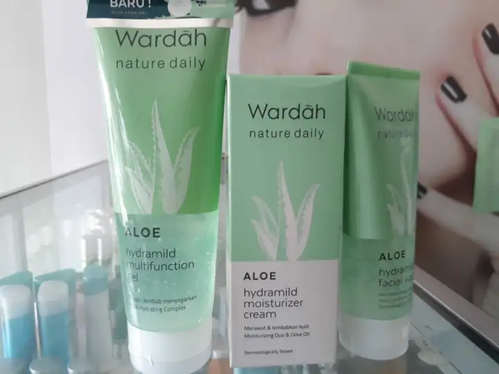 wardah aloe vera moisturizing cream