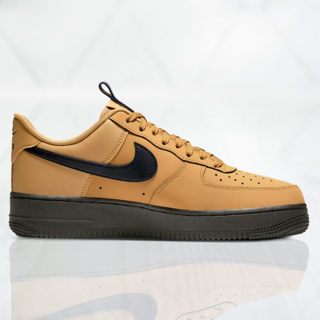 SEPATU SNEAKERS / SEPATU SANTAI / MODEL 