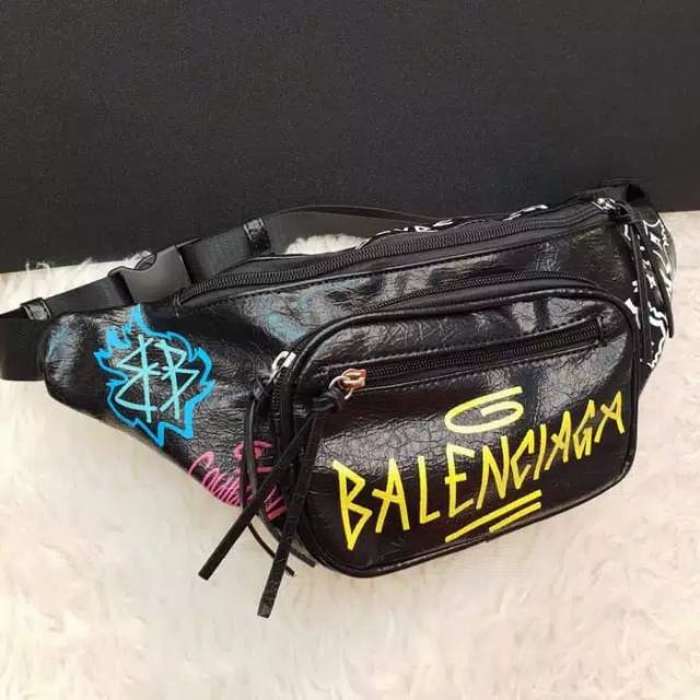 Waist Bag Balenciaga Gravity: Membeli 