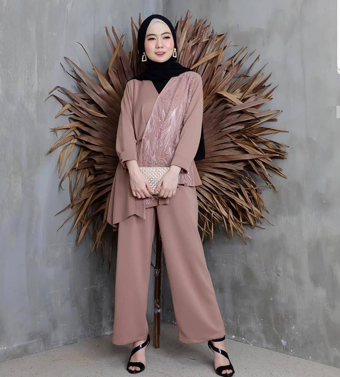 Model Baju Pesta Celana