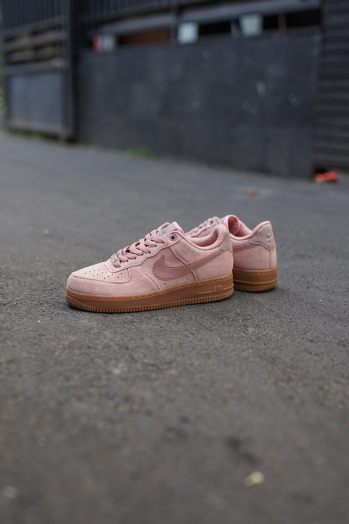 Sepatu Nike Air Force 1 Wanita Pink 