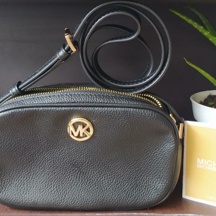 michael kors camera bag beige