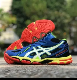 puma black and white running shoes