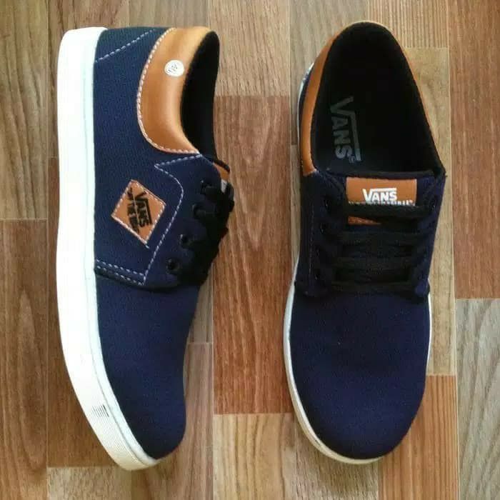 4 WARNA VNS KOTAK BIRU sepatu kasual pria cowok cowo olahraga sekolah sport sneakers sneaker kets lari casual formal kerja kantor santai biru navi navy denim jeans levis strip coklat cokelat merah maron hitam marun murah termurah bagus keren