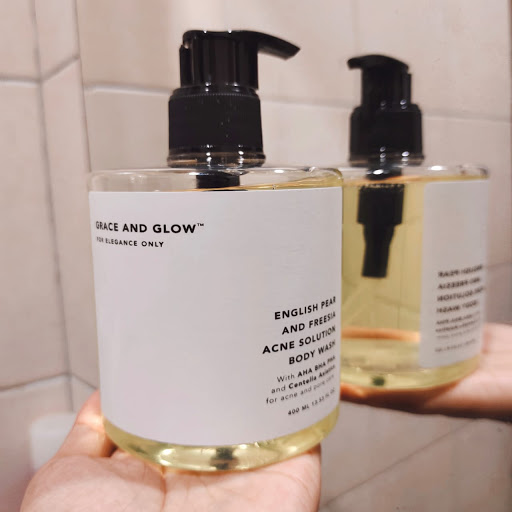 Glow с английского. Вербена Линн Парфюм. The Black Opium Brightening solution Bodywash by Grace and Glow. Grace and Glow Wash.