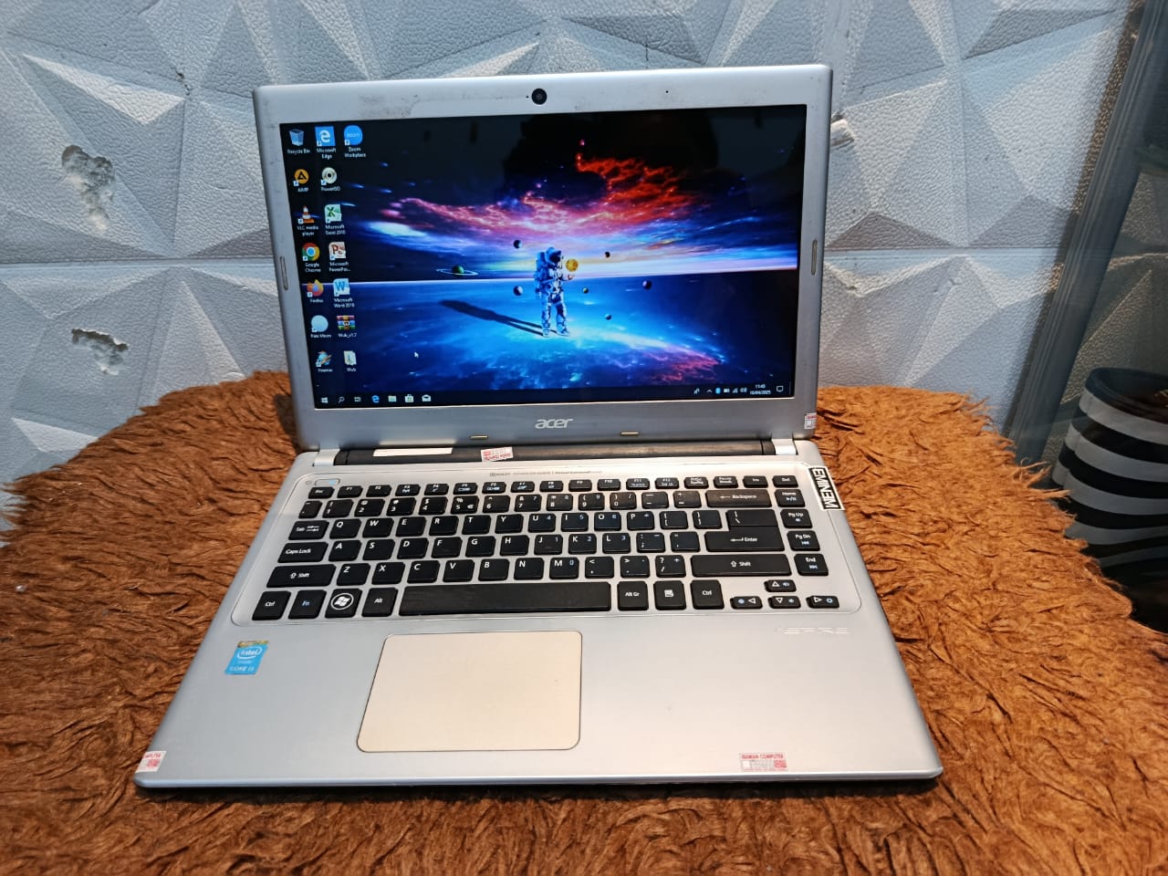 Laptop acer aspire v5-431 Windows 10 pro 64bit Processor Intel Laptop acer aspire v5-431 Windows 10 pro 64bit Processor Intel