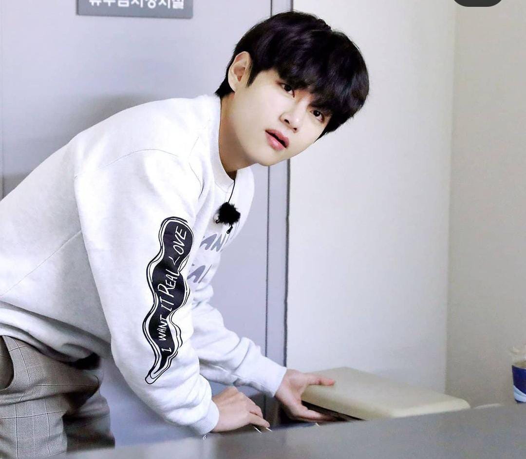 taehyung i want it real love sweatshirt