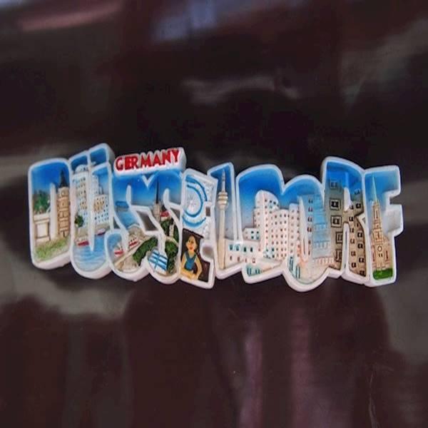 Magnet / tempelan kulkas huruf DUSSELDORF souvenir negara Germany