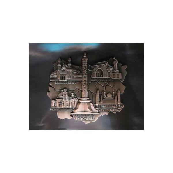 Magnet / tempelan kulkas metal 2 souvenir / oleh-oleh negara Indonesia