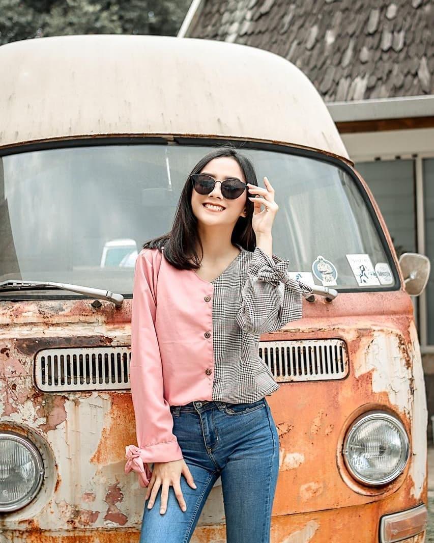 Grosir OBM Moni Top Mosecrepe Baju Atasan Wanita Muslim Panjang Blouse Modern Fashion Remaja Shirt Cewek Kekinian Supplier Pakaian Dewasa Bandung Murah Kaos Ootd Hijab Terbaru 2019