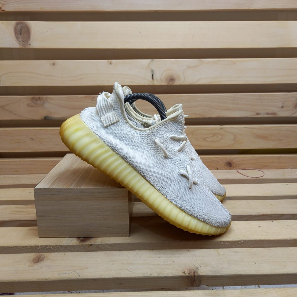 yeezy white slippers