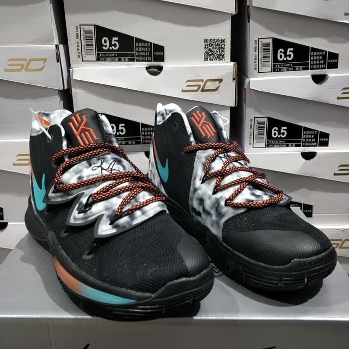 kyrie 5 black white