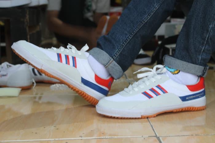 NOAH - Sepatu Kodachi 8116 37-42 / Sepatu Pria / Sepatu Wanita / Sepatu Sneakers Wanita / Sepatu Sneakers Pria / Sepatu Kodachi Original / Sepatu Olahraga Wanita / Sepatu Olahraga Pria