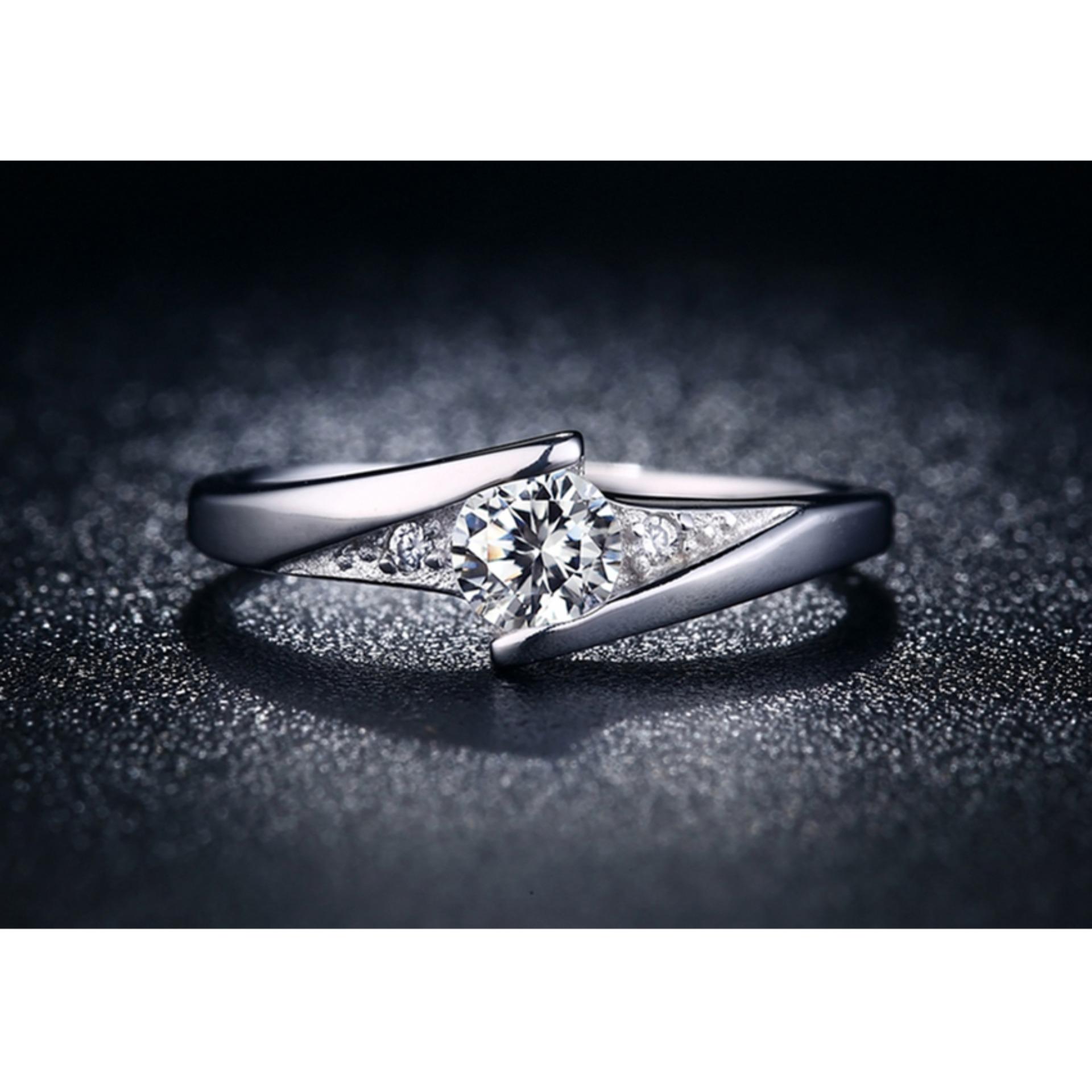 Cincin Emas Putih Berlian Diagonal Batu Bulat Perhiasan Mewah Cubic Zirconia