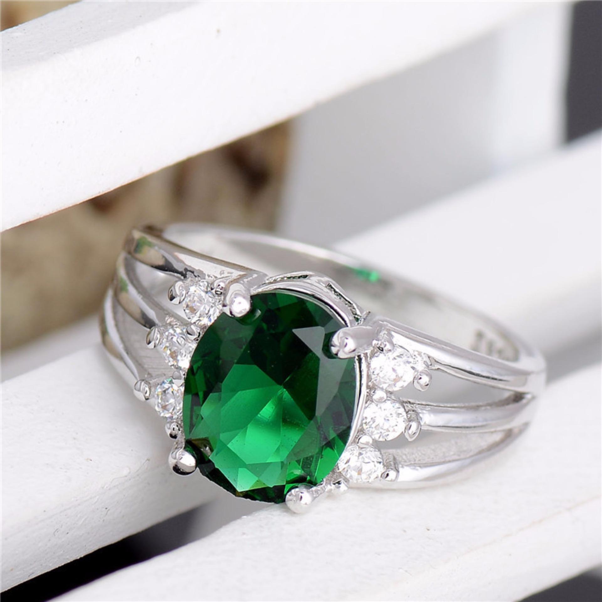 Cincin Silver Lapis Emas Putih Batu Hijau Oval Berlian Imitasi Mewah
