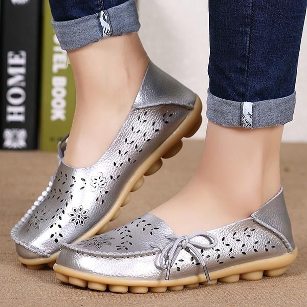 Pabrik Grosir Sandal Musim Panas Sepatu Lubang Datar Kulit Kasual Sepatu Anak Perempuan Berusia Doug Mama Sepatu Kode Perak-Internasional