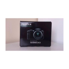 Fujifilm FinePix S8600 - 16MP - 36x Optical Zoom