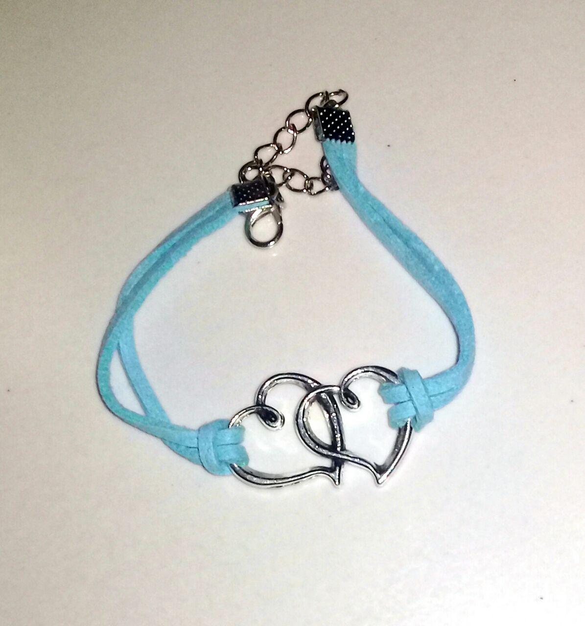Gelang love remaja