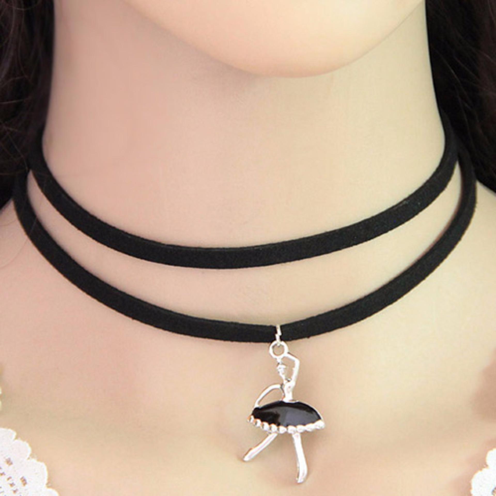 LRC Kalung Wanita Temperament Black Ball Shape Pendant Decorated Double Layer Neckalce
