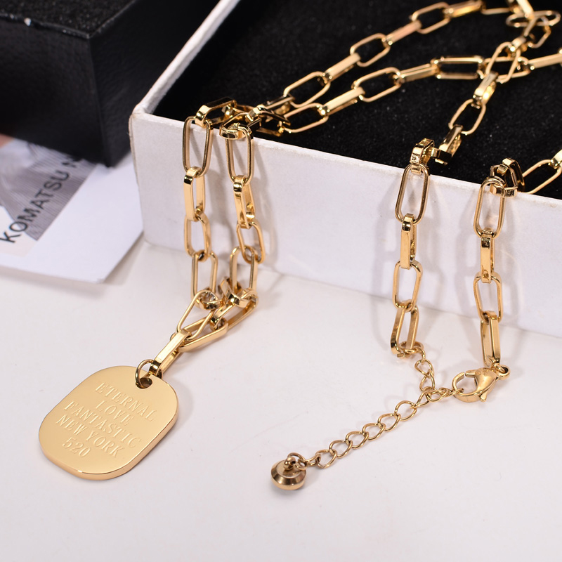 Perempuan Label Baju Kalung Berantai